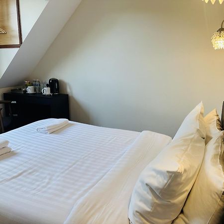 Woodcock Inn Felbridge ภายนอก รูปภาพ